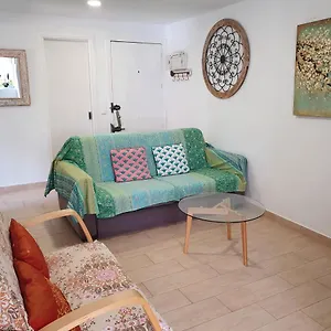 apartamento-junto-al-puerto-de-fuengirola.1costadelsol.com/